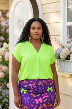 Load image into Gallery viewer, Brittany's Woven V-Shaped Blouse
