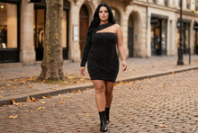 Load image into Gallery viewer, Paris Pearl Embellished One-Shoulder Plus Dress
